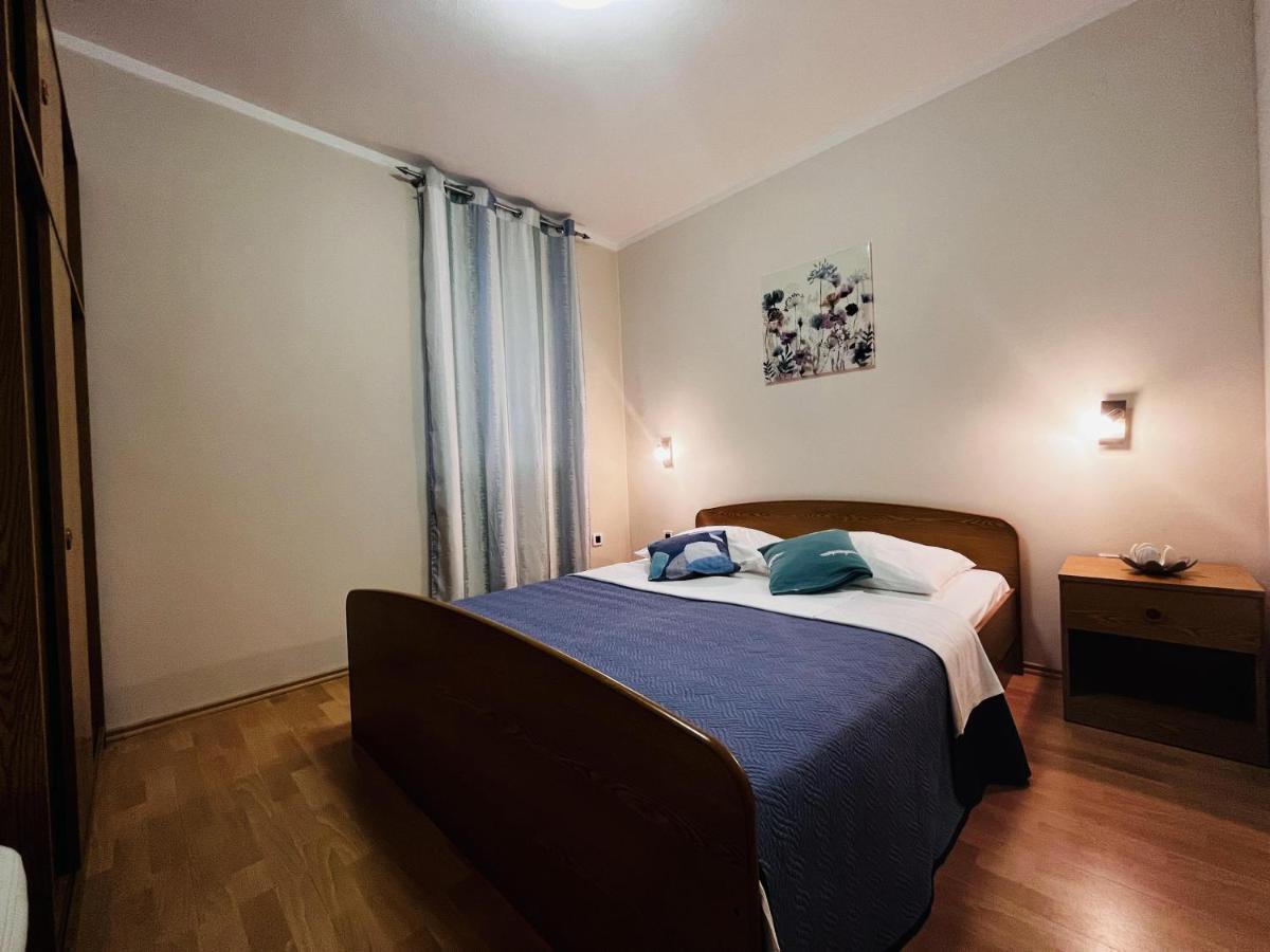 Apartmani Ivica Krk Town Exterior photo