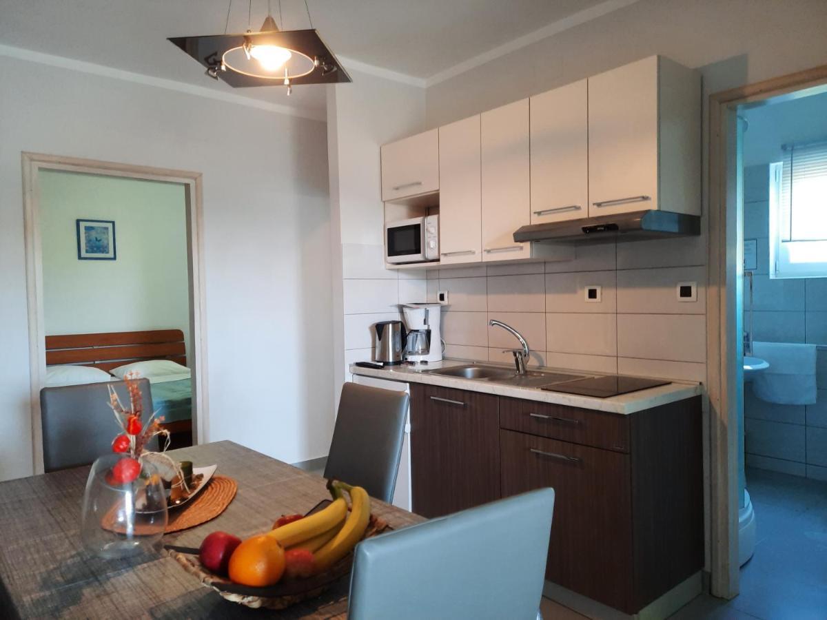 Apartmani Ivica Krk Town Exterior photo
