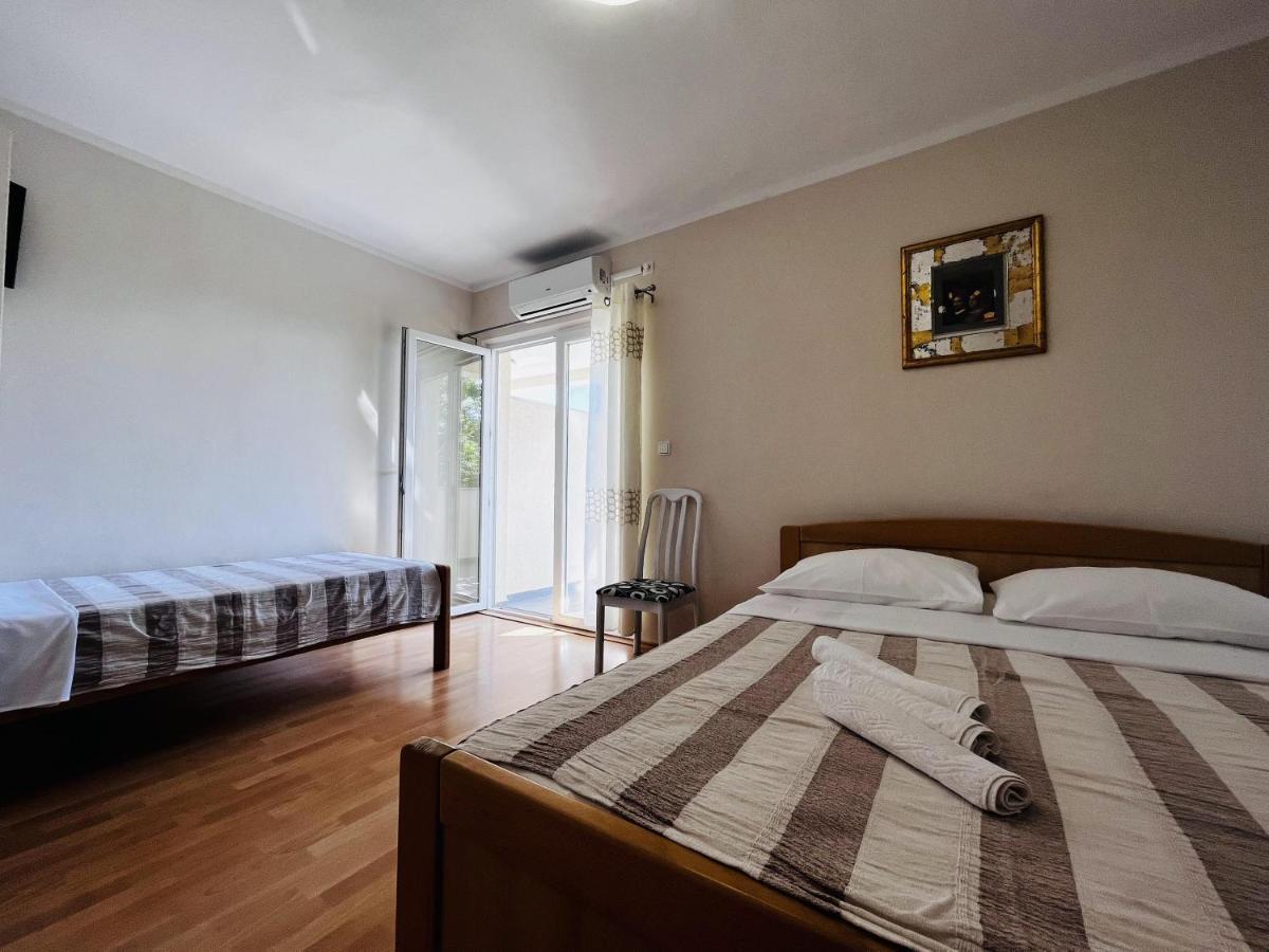 Apartmani Ivica Krk Town Exterior photo